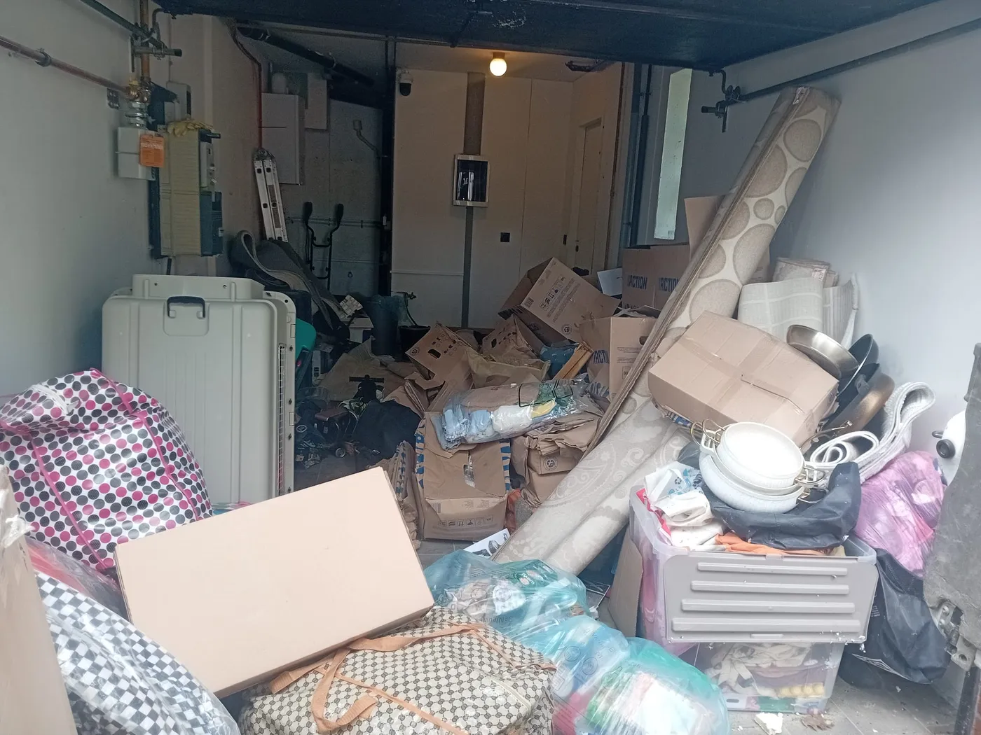 Garage encombré à débarrasser par ELTOGROUP